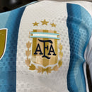 Camiseta hombre Selección Argentina temporada 2025 2026 color azul y blanca manga larga oficial versión jugador fútbol técnica transpirable 3 estrellas.