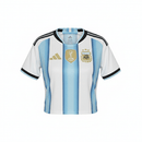 Camiseta mujer Selección Argentina temporada 2025 2026 primera equipación oficial color azul y blanca 3 estrellas fútbol técnica transpirable femenina.