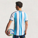 Camiseta hombre selección Argentina versión jugador primera equipación 2025 2026 oficial 1.1 premium auténtica celeste y blanca, Messi 10, Argentina 2026, Camiseta Argentina versión jugador, Camiseta Argentina authentic, Camiseta Messi 2026, Equipación Argentina barata, Calidad 1.1 Albiceleste, Tienda Hincha Futbolero, Copa del Mundo 2026, Bloke Core 2026, Camiseta 3 estrellas jugador, Jersey Argentina 25/26