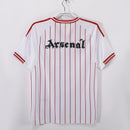 CAMISETA ARSENAL BÉISBOL 25/26 HOMBRE - TIENDA HINCHA FUTBOLERO
