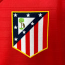 Camiseta hombre Atlético de Madrid temporada 2001 2002 segunda equipación roja detalles azul marino retro calidad 1.1 premium Tienda Hincha Futbolero. Atlético de Madrid 2001, Atleti 2002, Camiseta Atlético roja, Ropa Atleti retro, Camiseta Atlético visitante, Calidad 1.1 Atleti, Fernando Torres 2002, Tienda Hincha Futbolero, Atleti Retro Jersey 01/02.