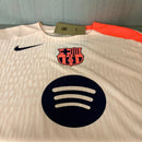 Camiseta entrenamiento FC Barcelona 2026 2027 hombre beige salmón versión jugador auténtica calidad 1.1 oficial Tienda Hincha Futbolero Barça Training Player Jersey, Camiseta entrenamiento Barcelona 2026, Barça Player Version, Camiseta técnica Barcelona, Entrenamiento Barça beige, Comprar jersey entrenamiento Barcelona 26/27, Calidad 1.1 premium, FC Barcelona oficial, Ropa de entrenamiento fútbol 2026, Barça Slim Fit.