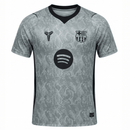 Camiseta Barcelona Portero 26/27 Versión Jugador - FC Barcelona, Barcelona, Barça, Blaugrana, Camp Nou, Portero, Arquero, Guardameta, Goalkeeper, Gris, Gray, Versión Jugador, Player Edition, Authentic, Hombre, Camiseta de Hombre, Barcelona 26/27, Tienda Hincha Futbolero, Fútbol Español, La Liga, camiseta oficial