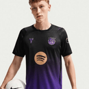 FC Barcelona, Barça, Culé, Segunda Equipación, Camiseta Negra y Púrpura, Versión Jugador, Player Version, Barcelona 26/27, Tienda Hincha Futbolero, Fútbol, Moda Futbolera, Coleccionismo, Ropa Exclusiva, Camiseta Barça Oficial