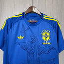 Camiseta hombre Brasil temporada 2025 2026 edición limitada color azul con gráfico del Cristo Redentor escudo bordado calidad 1.1 oficial, Brasil 2025, Camiseta Brasil azul, Brasil Cristo Redentor, Camiseta Brasil edición limitada, Ropa barata Brasil, Calidad 1.1 Brasil, Selección brasileña 2026, Tienda Hincha Futbolero, Canarinha, Bloke Core Brasil.