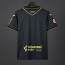 Camiseta Burgos CF Segunda Equipación 26/27 Hombre - Burgos CF, Burgos Club de Fútbol, El Plantío, Blanquinegros, Segunda Equipación, Away Kit, Visitante, Hombre, Men, Camiseta de Hombre, Negro, Black, Burgos 26/27, Tienda Hincha Futbolero, Fútbol Español, camiseta oficial