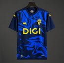 Camiseta Cadiz CF Pre-Partido 26/27 Hombre - Cádiz CF, Cadiz CF, Nuevo Mirandilla, Cadistas, Pre-Partido, Pre-Match, Calentamiento, Hombre, Men, Camiseta de Hombre, Azul Marino, Navy, Cádiz 26/27, Tienda Hincha Futbolero, Fútbol Español, camiseta oficial