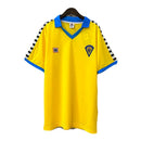 Camiseta retro hombre Cádiz CF primera equipación amarilla año 1983 1984 calidad 1.1 premium estilo vintage Mágico González oficial, Cádiz 1983, Camiseta retro Cádiz, Camiseta vintage Cádiz, Equipación Cádiz barata, Calidad 1.1 Gaditana, Tienda Hincha Futbolero, Mágico González, Bloke Core retro, Camiseta amarilla Cádiz antigua, Regalo fútbol vintage España.