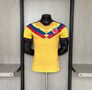 Camiseta hombre entrenamiento Selección Colombia temporada 2026 2027 oficial versión jugador fútbol técnica transpirable mundial tricolor.