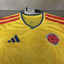Camiseta Colombia primera equipación 2026 2027 versión jugador amarillo authentic 1.1 premium Tienda Hincha Futbolero Colombia Home Jersey Slim Fit, Camiseta Colombia 2026, Colombia Authentic Jersey, Camiseta Colombia jugador, Tricolor 26/27, Comprar camiseta Colombia profesional, Equipación Colombia 2026 hombre, Calidad 1.1 jugador, FCF Store, Jersey amarillo Colombia.