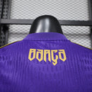 Camiseta FC Barcelona Entrenamiento 26/27 Versión Jugador - FC Barcelona, Barcelona, Barca, Camp Nou, Culés, Blaugrana, La Liga, Champions League, Spanish Football, Training Kit, Camiseta de Entrenamiento, Training Jersey, Versión Jugador, Player Version, Authentic, Púrpura, Purple, Rosa, Pink, Hombre, Men, Camiseta de Hombre, 2026, 2027, Tienda Hincha Futbolero, Futbol Mundial