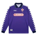 Camiseta Fiorentina I Manga Larga 1998/99 Hombre Retro Oficial - Fiorentina, ACF Fiorentina, Viola, Artemio Franchi, Serie A, Calcio, Fila, Nintendo, Gabriel Batistuta, Batigol, Rui Costa, Francesco Toldo, Edmundo, Manga Larga, Long Sleeve, 1998, 1999, Retro, Vintage, Camiseta Clásica, Primera Equipación, Home Kit, Púrpura, Purple, Violeta, Hombre, Men, Camiseta de Hombre, Tienda Hincha Futbolero, Fútbol Italiano