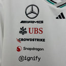 Camiseta hombre Mercedes-AMG F1 Team temporada 2025 edición Adidas blanca logotipos oficiales calidad 1.1 premium, Mercedes F1 2025, Camiseta Mercedes Adidas, Ropa Fórmula 1 blanca, Mercedes AMG Petronas, Camiseta Russell 2025, Calidad 1.1 F1, Racing Wear blanca, Tienda Hincha Futbolero, Mercedes White Tee 2025