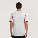 Camiseta Inglaterra primera equipación 2026 2027 hombre blanca versión hincha calidad 1.1 premium Tienda Hincha Futbolero England Home Jersey, Camiseta Inglaterra 2026, England Home Jersey, Camiseta blanca Inglaterra, Equipación Inglaterra hombre, Comprar jersey Inglaterra 2026, Calidad 1.1 premium, FA oficial, Jersey mundial 2026, Ropa de fútbol Inglaterra.