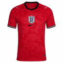 Inglaterra 2027, Camiseta Inglaterra roja, Ropa oficial Inglaterra, Jersey England 26/27, Camiseta visitante Inglaterra, Regalo fútbol hombre Inglaterra, Manto de los Three Lions, Bloke Core Inglaterra, Comprar camiseta barata, Tienda Hincha Futbolero.