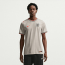 Camiseta Inglaterra Pre-Partido 26/27 Hombre - TIENDA HINCHA FUTBOLERO