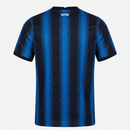 Camiseta Inter de Milan Primera Equipación 2010/11 Hombre Retro Oficial - Inter de Milan, Inter Milan, FC Internazionale, San Siro, Giuseppe Meazza, Nerazzurri, Serie A, Calcio, Nike, Pirelli, Javier Zanetti, Samuel Eto'o, Wesley Sneijder, Diego Milito, 2010, 2011, Retro, Vintage, Camiseta Clásica, Primera Equipación, Home Kit, Azul y Negra, Blue and Black, Rayas Verticales, Hombre, Men, Camiseta de Hombre, Tienda Hincha Futbolero, Fútbol Italiano