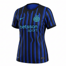 Camiseta mujer Inter de Milán temporada 2025 2026 primera equipación nerazzurra listras azules y negras escudo bordado calidad 1.1 oficial, Inter de Milán 2025, Camiseta Inter mujer, Inter Milan 2026, Camiseta nerazzurra, Camiseta barata Inter, Calidad 1.1 Inter, Serie A 2026, Tienda Hincha Futbolero, Bloke Core Mujer.