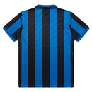 Camiseta Inter de Milan Primera Equipación 1995/96 Hombre Retro Oficial - Inter de Milan, Inter Milan, FC Internazionale, San Siro, Giuseppe Meazza, Nerazzurri, Serie A, Calcio, Umbro, Pirelli, 1995, 1996, Retro, Vintage, Camiseta Clásica, Primera Equipación, Home Kit, Azul y Negra, Blue and Black, Rayas Verticales, Stripes, Hombre, Men, Camiseta de Hombre, Tienda Hincha Futbolero, Fútbol Italiano