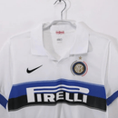 Camiseta Inter de MIlan Segunda Equipación 2009/10 Hombre Retro Oficial Blanca - Inter de Milan, Inter Milan, FC Internazionale, San Siro, Giuseppe Meazza, Nerazzurri, Triplete, Treble, Serie A, Champions League, Nike, Pirelli, Javier Zanetti, Wesley Sneijder, Samuel Eto'o, Diego Milito, 2009, 2010, Retro, Vintage, Camiseta Clásica, Segunda Equipación, Away Kit, Blanca, White, Franja Diagonal, Hombre, Men, Camiseta de Hombre, Tienda Hincha Futbolero, Fútbol Italiano