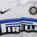Camiseta Inter de MIlan Segunda Equipación 2009/10 Hombre Retro Oficial Blanca - Inter de Milan, Inter Milan, FC Internazionale, San Siro, Giuseppe Meazza, Nerazzurri, Triplete, Treble, Serie A, Champions League, Nike, Pirelli, Javier Zanetti, Wesley Sneijder, Samuel Eto'o, Diego Milito, 2009, 2010, Retro, Vintage, Camiseta Clásica, Segunda Equipación, Away Kit, Blanca, White, Franja Diagonal, Hombre, Men, Camiseta de Hombre, Tienda Hincha Futbolero, Fútbol Italiano