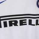 Camiseta Inter de Milan Segunda Equipación II 2010/11 Hombre Retro Oficial - Inter de Milan, Inter Milan, FC Internazionale, San Siro, Giuseppe Meazza, Nerazzurri, Serie A, Calcio, Champions League, Nike, Pirelli, Javier Zanetti, Samuel Eto'o, Wesley Sneijder, Diego Milito, 2010, 2011, Retro, Vintage, Camiseta Clásica, Segunda Equipación, Away Kit, Blanca, White, Hombre, Men, Camiseta de Hombre, Tienda Hincha Futbolero, Fútbol Italiano