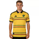 Camiseta Jamaica primera equipación 2026 2027 hombre polo amarilla local calidad 1.1 oficial Tienda Hincha Futbolero Jamaica Home Polo Jersey, Camiseta Jamaica 2026, Jersey Jamaica amarillo, Camiseta Reggae Boyz 2027, Equipación Jamaica polo, Comprar jersey Jamaica online, Calidad 1.1 premium, JFF oficial, Fútbol caribeño 2026, Camiseta selección Jamaica amarilla.