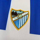 Camiseta oficial del Málaga CF edición especial temporada 2025 2026 para hombre azul y blanca de Tienda Hincha Futbolero, Camiseta Málaga edición especial, Málaga CF 2025/26, Camiseta Málaga azul y blanca, Ropa oficial Málaga CF hombre, Comprar camiseta Málaga oficial, Calidad premium Málaga CF, Ropa fútbol LaLiga, Camiseta La Rosaleda 2026, Málaga CF edición especial hombre.