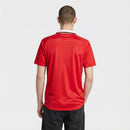 Manchester United 1999 retro, Camiseta Manchester United 2000, Jersey Man United vintage, United 99 roja Sharp, Camiseta Beckham Manchester retro, Ropa clásica fútbol Premier, Regalo coleccionista fútbol inglés, Camiseta roja Manchester 1999, Tienda Hincha Futbolero.