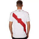Camiseta Perú primera equipación 2026 2027 hombre blanca con franja roja versión hincha calidad 1.1 oficial Tienda Hincha Futbolero Perú Home Jersey, Camiseta Perú 2026, Perú Home Jersey, Camiseta franja roja, Equipación Perú hombre, Comprar camiseta Perú 2026, Calidad 1.1 premium, FPF oficial 26/27, Jersey Bicolor mundial, Ropa de fútbol Perú.