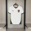 Portugal 2026, Camiseta Portugal blanca, Portugal edición limitada, Ropa Portugal oficial, Camiseta fútbol blanca, Calidad 1.1 Portugal, Nueva colección 2026, Regalo fútbol hombre, Tienda Hincha Futbolero, CR7 Portugal 26/27.