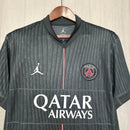 Camiseta hombre PSG temporada 2025 2026 cuarta equipación negra calidad 1.1 premium oficial paris saint germain. PSG 2025, Camiseta PSG negra, PSG Fourth Jersey, Ropa PSG barata, Equipación París 25/26, Calidad 1.1 PSG, Ligue 1 Gear, Tienda Hincha Futbolero, Camiseta Negra PSG.