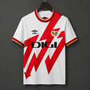 Rayo Vallecano, Rayo, Vallecas, Primera Equipación, Camiseta Blanca, Rayo 26/27, Tienda Hincha Futbolero, Fútbol, Moda Valencana, Coleccionismo, Ropa Exclusiva, Camiseta Oficial Rayo, La Franja