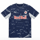 RB Leipzig 2026, Camiseta Leipzig visitante, Leipzig 26/27 Away, Ropa Leipzig oficial, Camiseta fútbol azul, Calidad 1.1 Leipzig, Nueva colección 2026, Regalo fútbol hombre, Tienda Hincha Futbolero, Bundesliga.