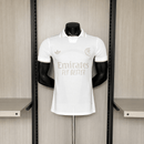 Camiseta Real Madrid Cumpleaños 26/27 Versión Jugador Blanca - TIENDA HINCHA FUTBOLERO