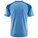 Camiseta oficial de portero del Real Madrid temporada 2025 2026 color azul para hombre de Tienda Hincha Futbolero, Camiseta Portero Real Madrid, Real Madrid 2025/26, Jersey arquero Real Madrid, Ropa oficial portero Madrid, Comprar camiseta portero Real Madrid, Calidad premium merengue, Santiago Bernabéu moda, Real Madrid 2026, Ropa de portero fútbol.