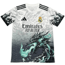 Camiseta hombre Real Madrid temporada 2025 2026 edición especial limitada dragón color blanco y negro calidad 1.1 oficial, Real Madrid 2025, Camiseta Real Madrid dragón, Real Madrid edición especial, Camiseta blanca negro Madrid, Camiseta barata Madrid, Calidad 1.1 Madrid, Dragon Jersey 25/26, Tienda Hincha Futbolero, Hala Madrid, Bloke Core Dragon.