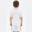 Conjunto infantil retro Real Madrid 2011 2012 primera equipación blanco y oro calidad 1.1 premium época Cristiano Ronaldo oficial, Real Madrid infantil retro, Conjunto niño Madrid 2012 blanco oro, Ropa Real Madrid niños retro, Equipación Madrid junior 11/12, Calidad 1.1 infantil, Tienda Hincha Futbolero, Regalo niño Real Madrid fútbol, Camiseta blanca oro Madrid niño retro, Madrid Kids Retro Gold.