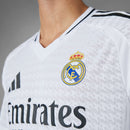 CAMISETA REAL MADRID I + PARCHES 24/25 HOMBRE (VERSIÓN JUGADOR) - TIENDA HINCHA FUTBOLERO