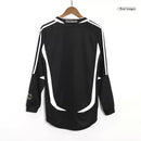 Camiseta retro hombre Real Madrid segunda equipación negra manga larga temporada 2006 2007 calidad 1.1 oficial, Real Madrid 2006, Camiseta Madrid manga larga, Camiseta retro Madrid, Camiseta Beckham Real Madrid, Calidad 1.1 Madridista, Tienda Hincha Futbolero, Santiago Bernabéu, Bloke Core retro, Camiseta negra Madrid antigua, Regalo fútbol vintage España.