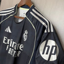 Camiseta oficial del Real Madrid segunda equipación temporada 2025 2026 para hombre de Tienda Hincha Futbolero, Camiseta Real Madrid 2025, Segunda equipación Real Madrid, Camiseta visitante Real Madrid hombre, Ropa oficial Real Madrid, Comprar jersey Real Madrid, Calidad premium Real Madrid, Ropa de fútbol, Jersey oficial Real Madrid LaLiga, Real Madrid 2026 oficial.
