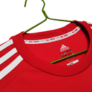 Camiseta hombre Real Madrid temporada 2011 2012 tercera equipación roja manga larga con parches oficiales de liga retro calidad 1.1 premium Cristiano Ronaldo Tienda Hincha Futbolero. Real Madrid 2011, Real Madrid 2012, Camiseta Madrid roja, Camiseta Madrid con parches, Real Madrid manga larga retro, Calidad 1.1 Madrid, Cristiano Ronaldo roja manga larga, Tienda Hincha Futbolero, Real Madrid Retro Jersey 11/12 patches.