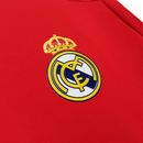 Camiseta hombre Real Madrid temporada 2011 2012 tercera equipación roja manga larga con parches oficiales de liga retro calidad 1.1 premium Cristiano Ronaldo Tienda Hincha Futbolero. Real Madrid 2011, Real Madrid 2012, Camiseta Madrid roja, Camiseta Madrid con parches, Real Madrid manga larga retro, Calidad 1.1 Madrid, Cristiano Ronaldo roja manga larga, Tienda Hincha Futbolero, Real Madrid Retro Jersey 11/12 patches.