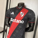 Camiseta River Plate Edición Especial 26/27 Versión Jugador Negra - TIENDA HINCHA FUTBOLERO