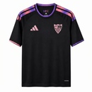 Camiseta Sevilla Tercera Equipación 26/27 Hombre - Sevilla FC, Sevilla, Ramón Sánchez-Pizjuán, Sevillistas, Nervión, Tercera Equipación, Third Kit, Alternativa, Hombre, Men, Camiseta de Hombre, Negro, Black, Sevilla 26/27, Tienda Hincha Futbolero, Fútbol Español, camiseta oficial