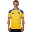 Camiseta Suecia primera equipación 2026 2027 hombre amarilla versión hincha calidad 1.1 premium Tienda Hincha Futbolero Sweden Home Jersey, Camiseta Suecia 2026, Sweden Home Jersey, Camiseta amarilla Suecia, Equipación Suecia hombre, Comprar jersey Suecia 2026, Calidad 1.1 premium, SvFF oficial, Jersey Suecia mundial, Ropa de fútbol Suecia.