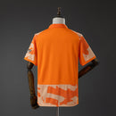 Camiseta hombre Valencia CF retro naranja tipo polo temporada 2025 2026 edición especial calidad 1.1 oficial, Valencia CF Retro, Camiseta Valencia 25/26, Valencia Polo Naranja, Ropa barata Valencia CF, Calidad 1.1 Mestalla, Tienda Hincha Futbolero, Murciélago, Bloke Core España, Camisetas de fútbol clásicas 2026, Regalo fútbol Valencia.
