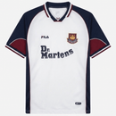 Camiseta West Ham Segunda Equipación 1999/01 Hombre Retro Oficial Fila Blanca - West Ham, West Ham United, Hammers, Boleyn Ground, Upton Park, Premier League, English Football, Fila, Di Canio, Paolo Di Canio, Frank Lampard, Rio Ferdinand, 1999, 2000, 2001, Retro, Vintage, Camiseta Clásica, Segunda Equipación, Away Kit, Blanca, White, Azul, Blue, Dr. Martens, Hombre, Men, Camiseta de Hombre, Tienda Hincha Futbolero, Fútbol Inglés
