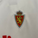 Camiseta retro hombre Real Zaragoza primera equipación blanca año 1992 1993 calidad 1.1 oficial, Real Zaragoza 1992, Camiseta retro Zaragoza, Camiseta vintage Zaragoza, Equipación Zaragoza barata, Calidad 1.1 Maña, Tienda Hincha Futbolero, La Romareda, Bloke Core retro, Camiseta blanca Zaragoza antigua, Regalo fútbol vintage España.