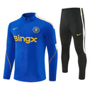 Tienda Hincha Futbolero, Chelsea 26/27, Chándal entrenamiento Chelsea, Chelsea azul y negro, Sudadera Chelsea, Pantalón entrenamiento Chelsea, Training tracksuit Chelsea, Comprar chándal Chelsea oficial, Ropa de fútbol, Chelsea FC, Tienda fútbol online, Premier League.